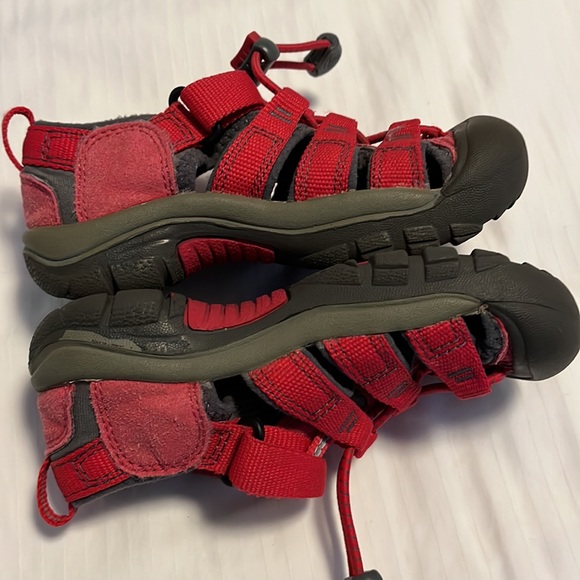 Waterproof Keen sandals - Picture 2 of 5